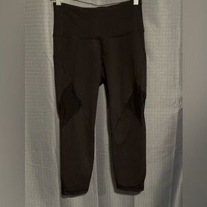 Women’s Old Navy Active Go Dry Capris with Mesh Panels